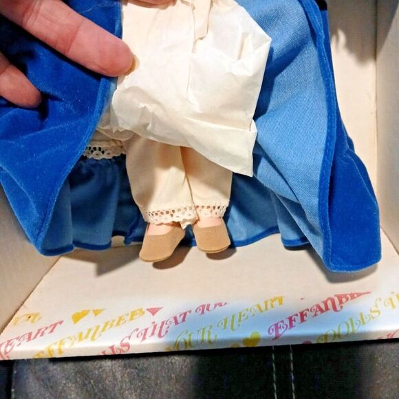 Vintage Effanbee Doll 11ins Elizabeth Blue Dress and Hat. - Picture 3 of 10